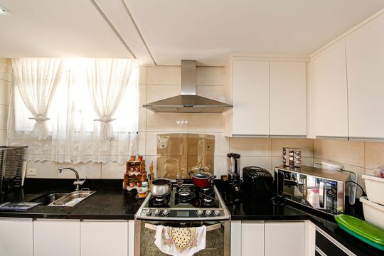 Casa à venda com 3 quartos, 300m² em Parque São Lucas, São Paulo