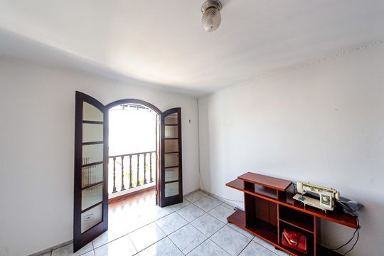 Casa à venda com 3 quartos, 300m² em Parque São Lucas, São Paulo