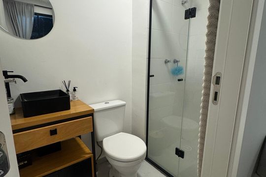 Banheiro de apartamento para alugar com 2 quartos, 42m² em Vila Marina, São Paulo