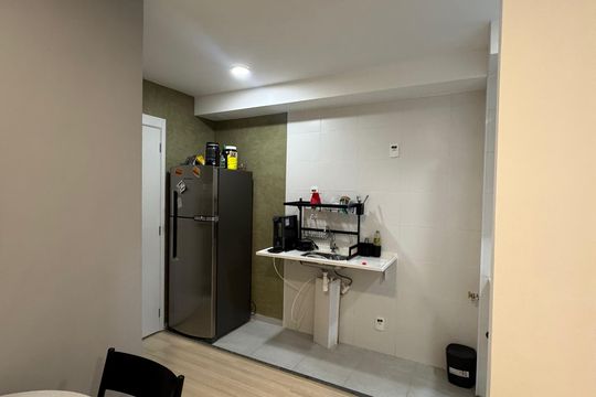 Cozinha e Área de Serviço de apartamento para alugar com 2 quartos, 42m² em Vila Marina, São Paulo