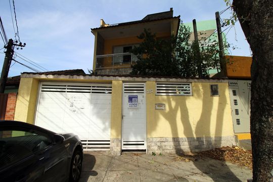 Fachada da casa de casa à venda com 5 quartos, 150m² em Brás de Pina, Rio de Janeiro
