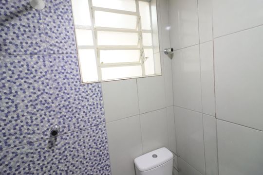 Banheiro de apartamento à venda com 2 quartos, 42m² em São Pedro, Osasco
