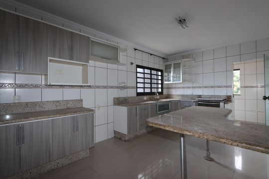 Cozinha de casa para alugar com 4 quartos, 320m² em São Lucas, São Paulo