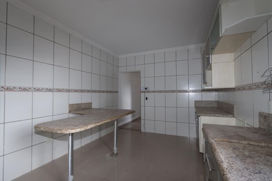 Cozinha de casa para alugar com 4 quartos, 320m² em São Lucas, São Paulo