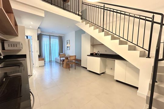 Sala  de apartamento para alugar com 1 quarto, 63m² em Centro, Florianópolis