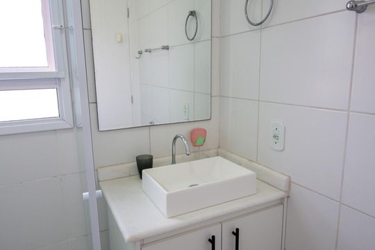 Banheiro de apartamento para alugar com 2 quartos, 50m² em Vila Odin, Sorocaba