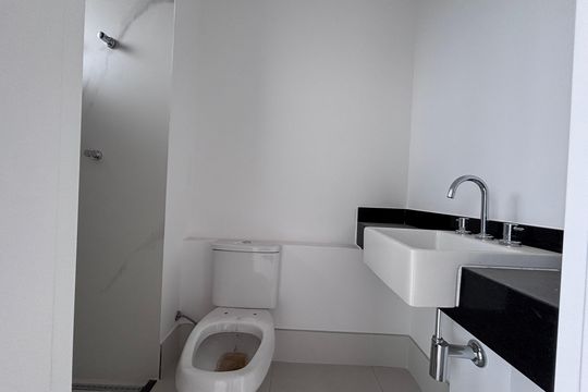 Banheiro da Suíte de apartamento à venda com 2 quartos, 154m² em Vila Olímpia, São Paulo