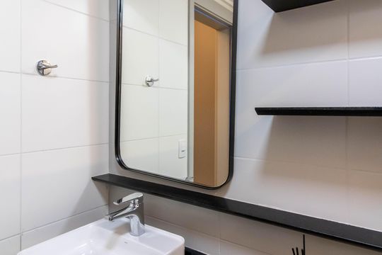 Banheiro Social de kitnet/studio para alugar com 1 quarto, 39m² em Vila Camargos, Guarulhos