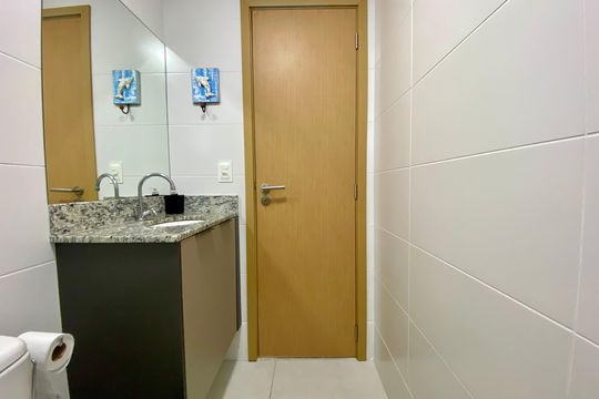 Banheiro Social de apartamento para alugar com 1 quarto, 54m² em Vila Caiçara, Praia Grande