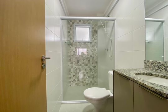 Banheiro Social de apartamento para alugar com 1 quarto, 54m² em Vila Caiçara, Praia Grande