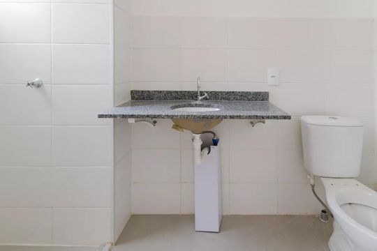 Banheiro de apartamento à venda com 2 quartos, 48m² em Palmeiras, Belo Horizonte