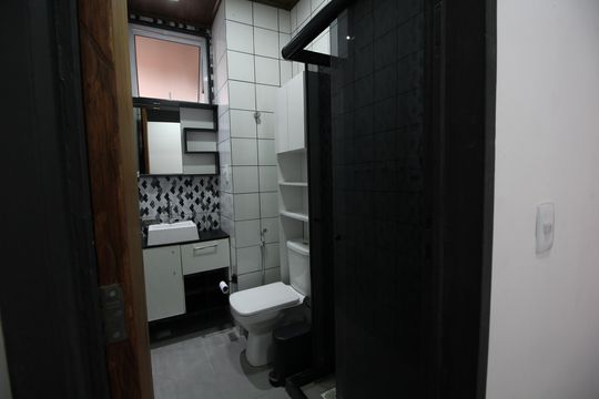 Banheiro de apartamento para alugar com 2 quartos, 40m² em Freguesia (jacarepaguá), Rio de Janeiro