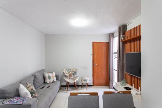 Sala de apartamento à venda com 2 quartos, 55m² em Frei Leopoldo, Belo Horizonte