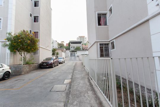 Estacionamento de apartamento à venda com 2 quartos, 55m² em Frei Leopoldo, Belo Horizonte