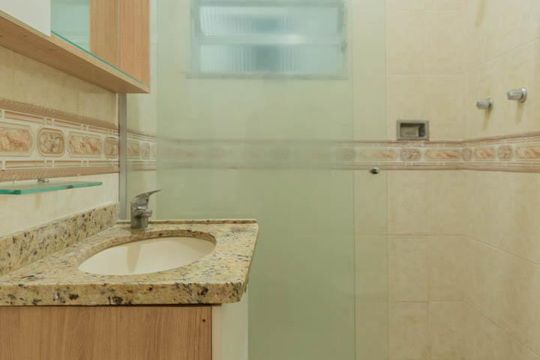 Banheiro Social de apartamento à venda com 2 quartos, 70m² em Vila Isabel, Rio de Janeiro