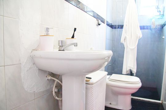 Banheiro Social de apartamento para alugar com 2 quartos, 55m² em Vila Rio de Janeiro, Guarulhos