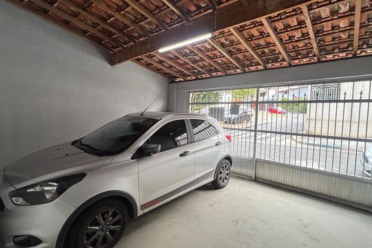 Garagem de casa à venda com 3 quartos, 100m² em Parque Erasmo Assunção, Santo André