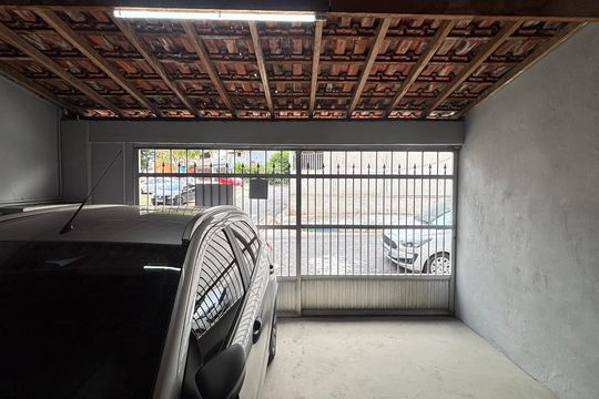Garagem de casa à venda com 3 quartos, 100m² em Parque Erasmo Assunção, Santo André
