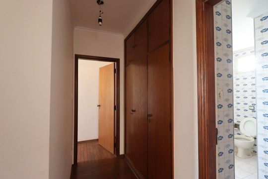 Corredor de apartamento para alugar com 4 quartos, 134m² em Centro, Ribeirão Preto