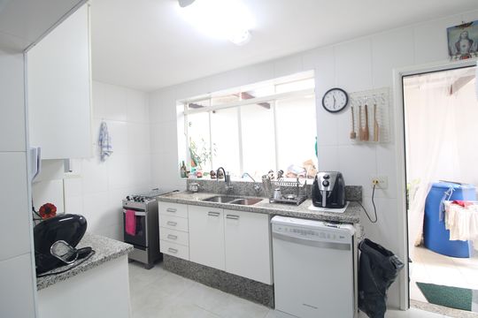 Cozinha de casa à venda com 5 quartos, 212m² em Jardim Ubirajara, São Paulo