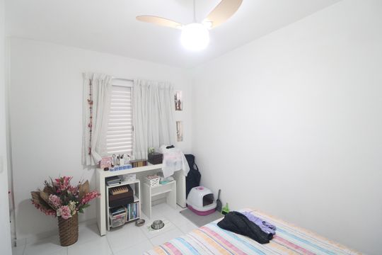Quarto 2 de casa à venda com 5 quartos, 212m² em Jardim Ubirajara, São Paulo