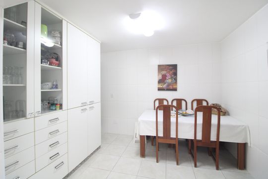 Cozinha de casa à venda com 5 quartos, 212m² em Jardim Ubirajara, São Paulo