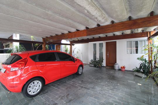 Área comum de casa à venda com 5 quartos, 212m² em Jardim Ubirajara, São Paulo