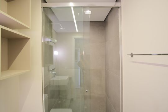 Banheiro de kitnet/studio para alugar com 1 quarto, 38m² em Vila Gomes Cardim, São Paulo
