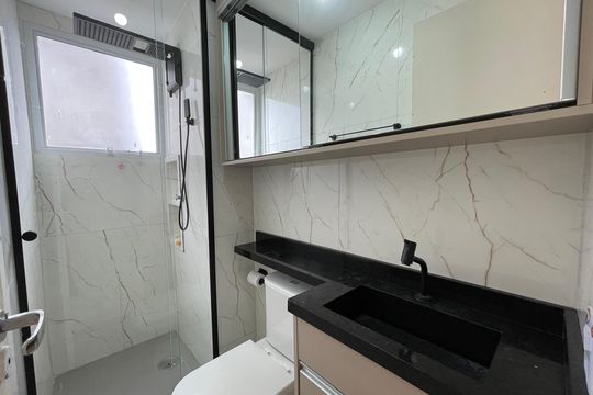 Banheiro de apartamento para alugar com 2 quartos, 40m² em Jardim Gilda Maria, São Paulo
