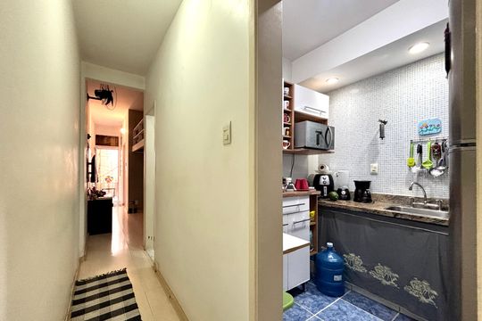 Cozinha  de apartamento à venda com 1 quarto, 40m² em Copacabana, Rio de Janeiro