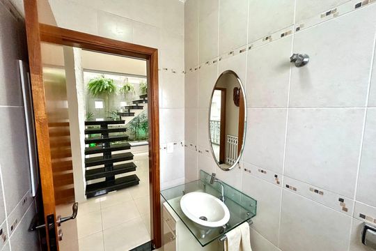 Lavabo 1 de casa à venda com 4 quartos, 427m² em Vila Galvão, Guarulhos
