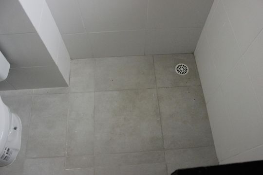 Banheiro de apartamento à venda com 2 quartos, 51m² em Vila Progresso, Guarulhos