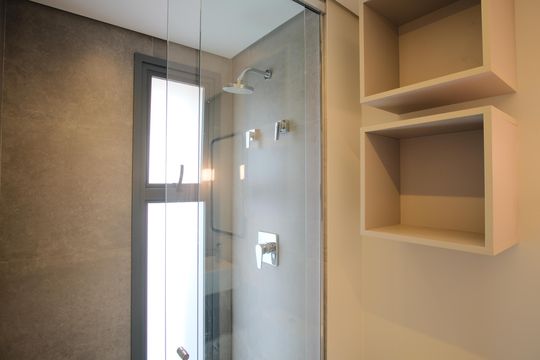 Banheiro de kitnet/studio para alugar com 1 quarto, 38m² em Vila Gomes Cardim, São Paulo