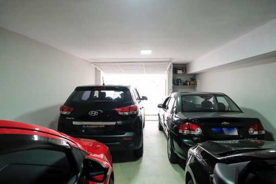 Garagem de casa à venda com 3 quartos, 220m² em Olímpico, São Caetano do Sul