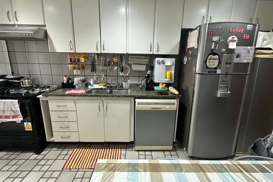 Cozinha de apartamento à venda com 4 quartos, 136m² em Barra da Tijuca, Rio de Janeiro