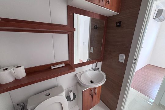 Banheiro de apartamento para alugar com 2 quartos, 48m² em Recreio dos Bandeirantes, Rio de Janeiro