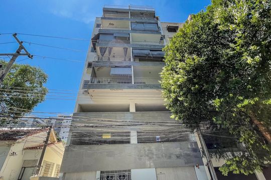 Fachada de apartamento à venda com 2 quartos, 90m² em Vila Isabel, Rio de Janeiro
