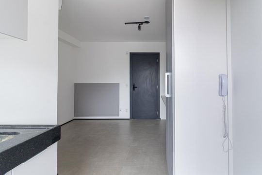 Cozinha de kitnet/studio para alugar com 1 quarto, 21m² em Indianópolis, São Paulo