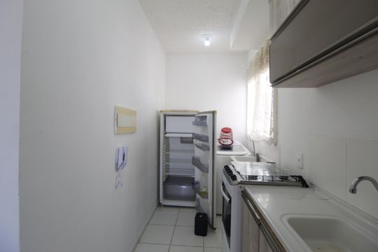Cozinha de apartamento para alugar com 2 quartos, 49m² em Rubem Berta, Porto Alegre