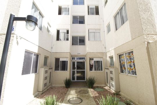 Fachada do bloco de apartamento para alugar com 2 quartos, 49m² em Rubem Berta, Porto Alegre