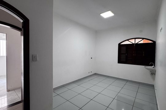 Suíte de casa à venda com 5 quartos, 320m² em Vila Santa Teresa, Santo André