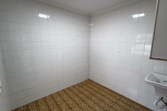 Quarto edícula  de casa à venda com 5 quartos, 320m² em Vila Santa Teresa, Santo André