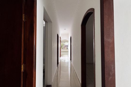 Corredor de casa à venda com 5 quartos, 320m² em Vila Santa Teresa, Santo André