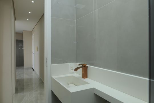 Banheiro de apartamento para alugar com 2 quartos, 43m² em Vila Princesa Isabel, São Paulo