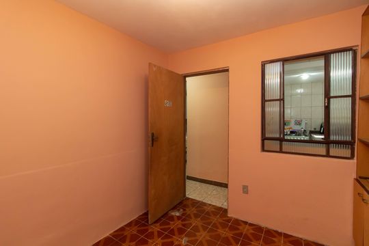 Quarto 4 de casa para alugar com 5 quartos, 260m² em Parque Guarani, São Paulo