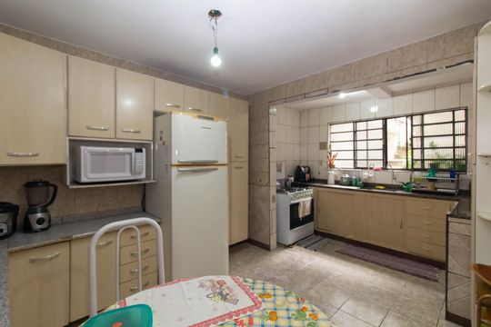 Cozinha de casa para alugar com 5 quartos, 260m² em Parque Guarani, São Paulo
