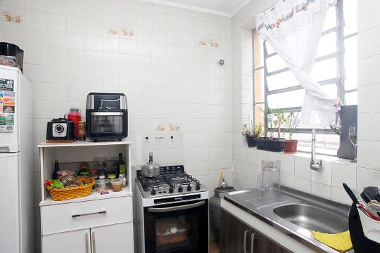 Cozinha + Área de Serviço de apartamento à venda com 1 quarto, 45m² em Azenha, Porto Alegre
