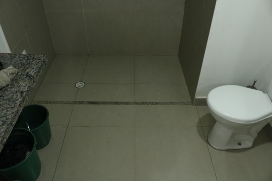 Banheiro de kitnet/studio para alugar com 1 quarto, 40m² em Barra Funda, São Paulo