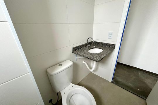 Banheiro da Suíte de apartamento à venda com 2 quartos, 64m² em Jardim Sao Ricardo, Guarulhos