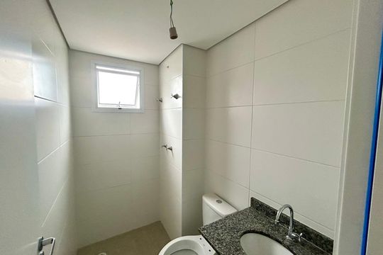 Banheiro da Suíte de apartamento à venda com 2 quartos, 64m² em Jardim Sao Ricardo, Guarulhos